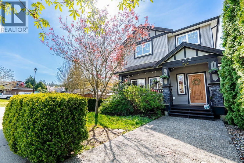 24330 102 Avenue Maple Ridge British Columbia, V2W 1J1 - 6 Bedrooms Home For Sale