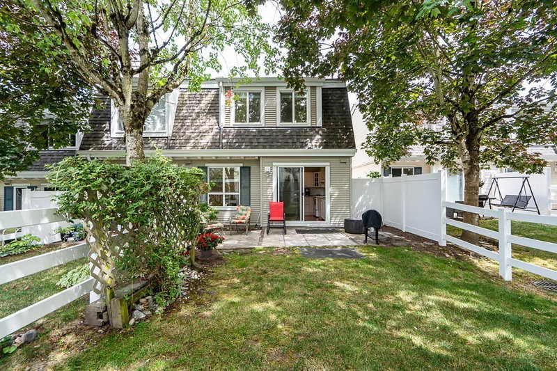 8890 WALNUT GROVE Drive Langley British Columbia, V1M 3W4 - 3 Bedrooms Condo For Sale