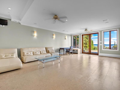 14334 SUNSET Drive | White Rock British Columbia | Slide Image Thirty-one