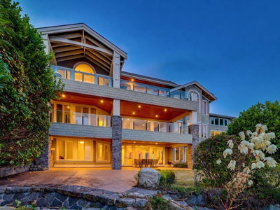 14334 SUNSET Drive | White Rock British Columbia | Slide Image Thirty-five