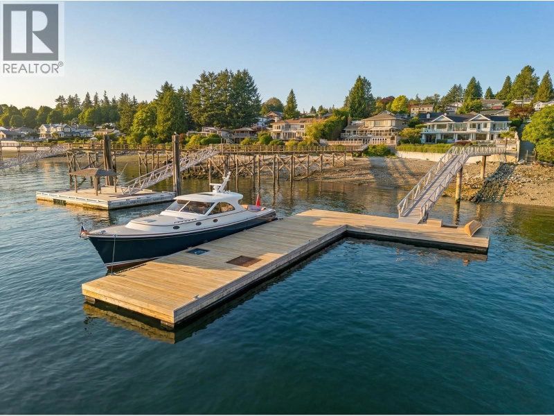 588 LOWRY Lane North Vancouver British Columbia, V7G 1R3 - 5 Bedrooms Waterfront Home For sale