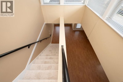 152 12TH Street | North Vancouver British Columbia | Slide Image Eighteen