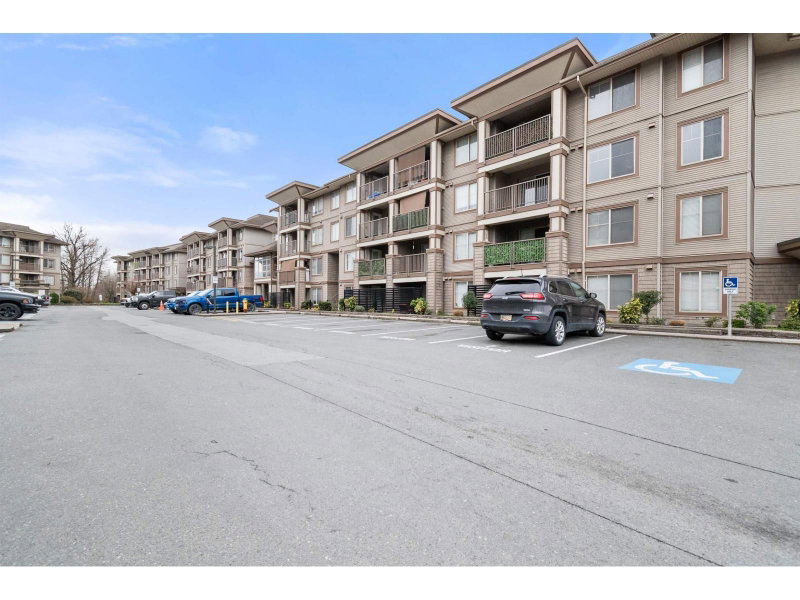 45567 YALE Road Chilliwack British Columbia, V2P 0B2 - 2 Bedrooms Condo For Sale