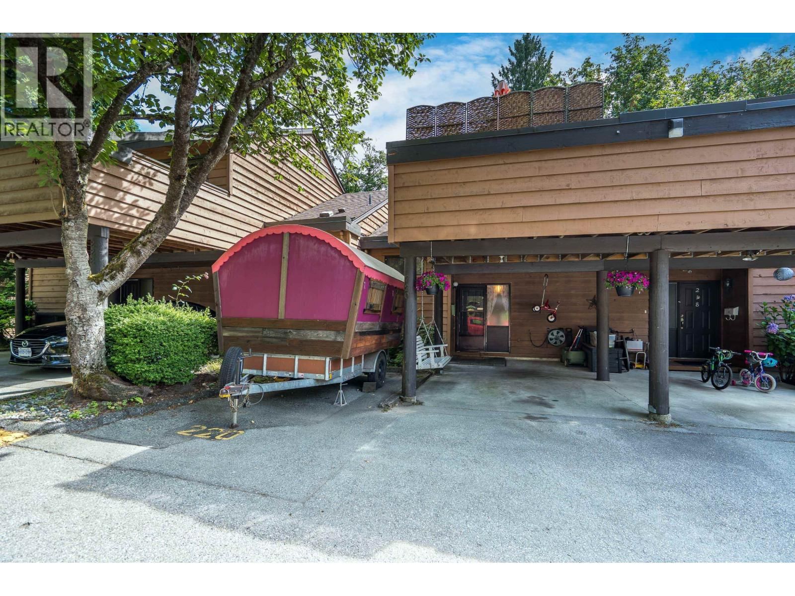 220 CORNELL Way, Port Moody, British Columbia V3H 3W2