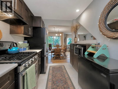 220 CORNELL Way | Port Moody British Columbia | Slide Image Nine