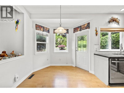 16 WILKES CREEK Drive | Port Moody British Columbia | Slide Image Eleven