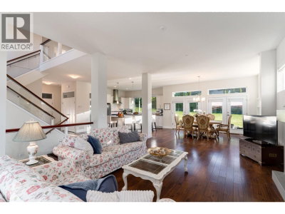 25340 BOSONWORTH Avenue | Maple Ridge British Columbia | Slide Image Nine