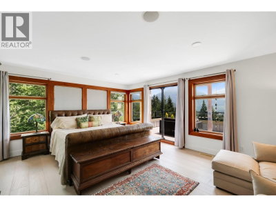 40781 THUNDERBIRD Ridge | Squamish British Columbia | Slide Image Ten