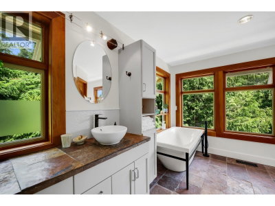 40781 THUNDERBIRD Ridge | Squamish British Columbia | Slide Image Thirteen