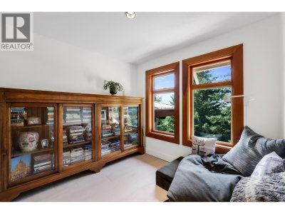 40781 THUNDERBIRD Ridge | Squamish British Columbia | Slide Image Nineteen