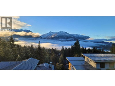 40781 THUNDERBIRD Ridge | Squamish British Columbia | Slide Image Thirty-six
