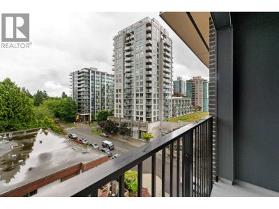110 17TH Street | North Vancouver British Columbia | Slide Image Twenty-nine