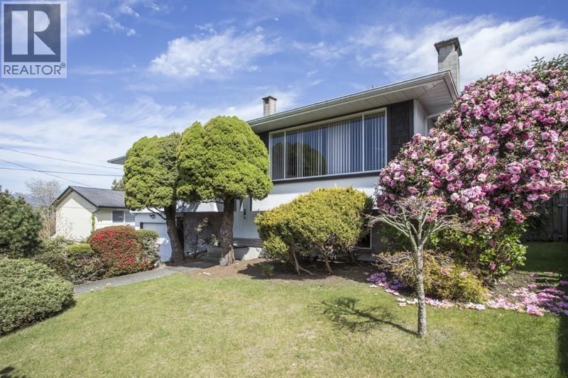 1470 JUNE Crescent Port Coquitlam British Columbia, V3C 2Y1 - 4 Bedrooms Home For Sale