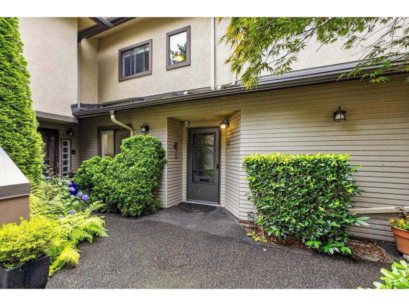 12741 16 Avenue White Rock British Columbia, V4A 1N2 - 2 Bedrooms Condo For Sale
