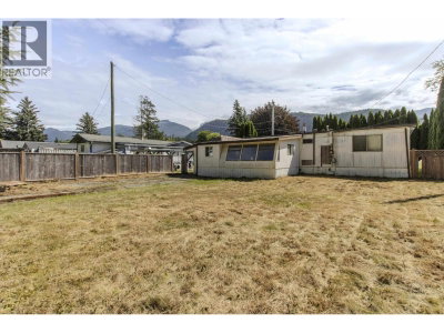 36 BRACKEN Parkway | Squamish British Columbia | Slide Image Seven