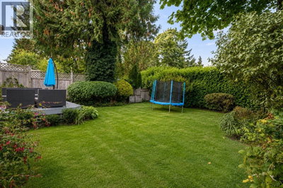 6431 ROSEBERY Avenue | West Vancouver British Columbia | Slide Image Thirteen