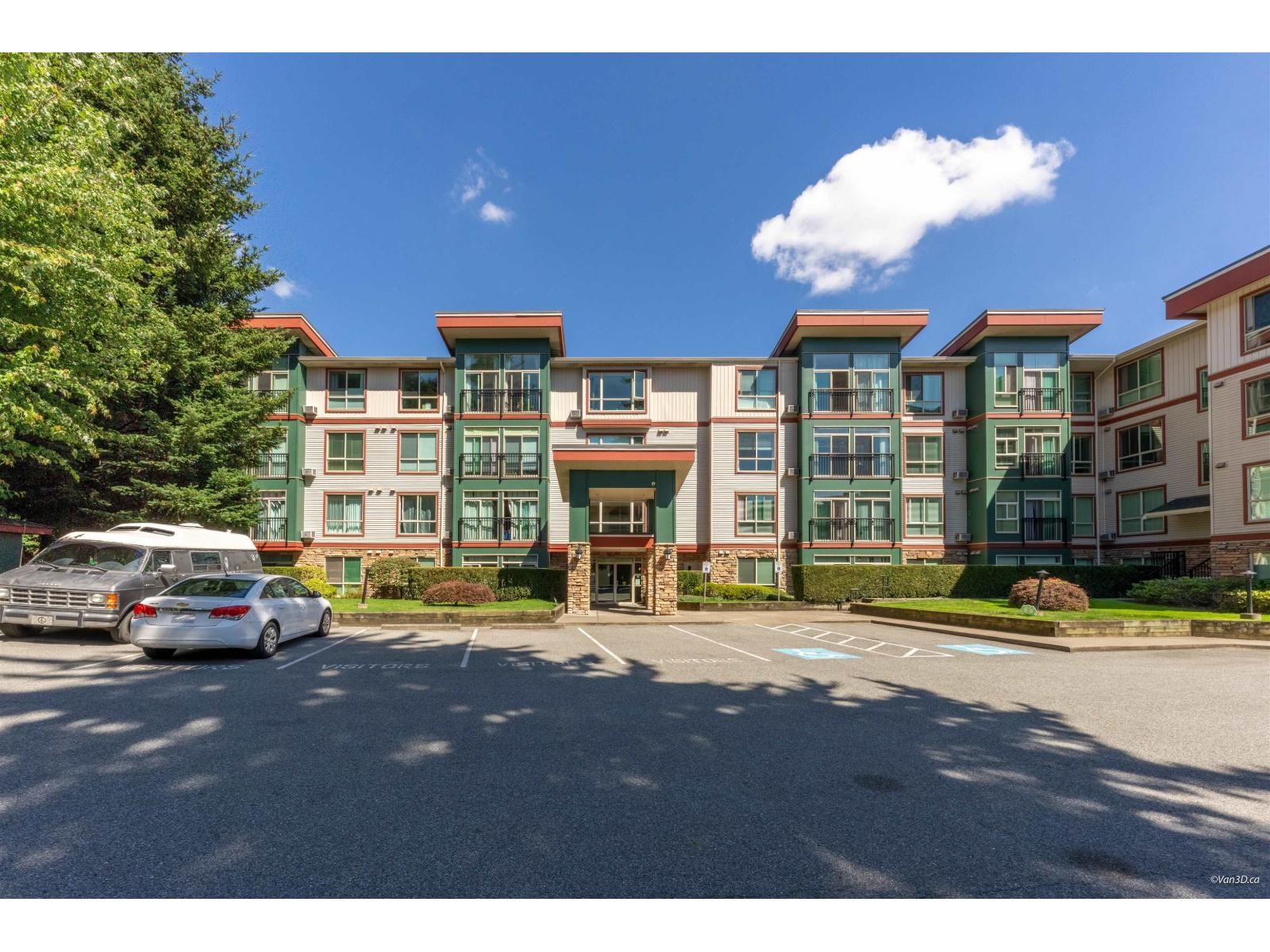33485 SOUTH FRASER Way, Abbotsford, British Columbia V2S 8P9