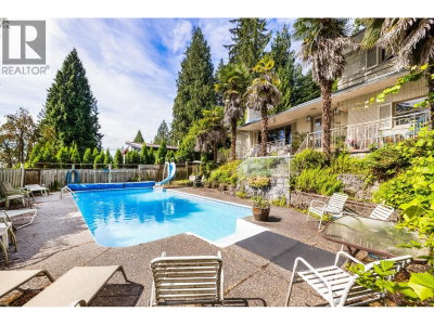 4535 MOUNTAIN Highway | North Vancouver British Columbia | Slide Image Thirty-two