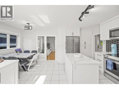 2510 CAMROSE Drive | Burnaby British Columbia | Slide Image Thirteen