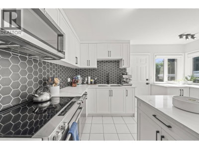 2510 CAMROSE Drive | Burnaby British Columbia | Slide Image Sixteen