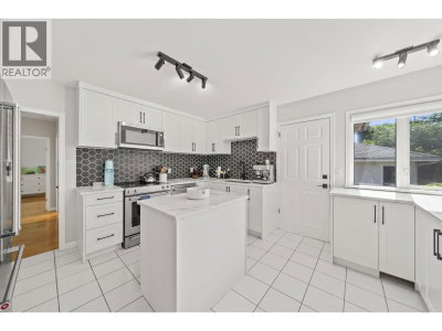 2510 CAMROSE Drive | Burnaby British Columbia | Slide Image Seventeen