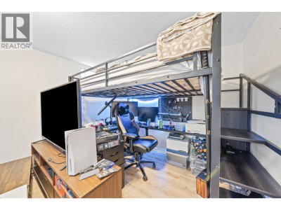 2510 CAMROSE Drive | Burnaby British Columbia | Slide Image Thirty-two