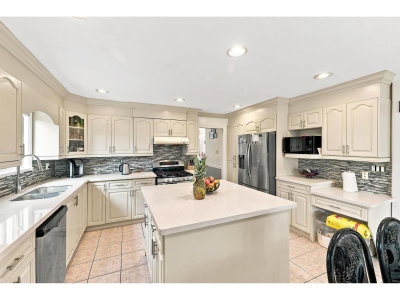 12580 60A Avenue | Surrey British Columbia | Slide Image Twelve