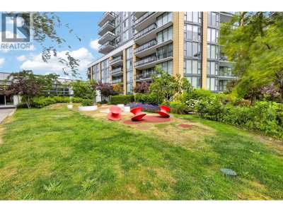 8160 MCMYN Way | Richmond British Columbia | Slide Image Four