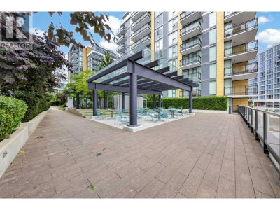 8160 MCMYN Way | Richmond British Columbia | Slide Image Five