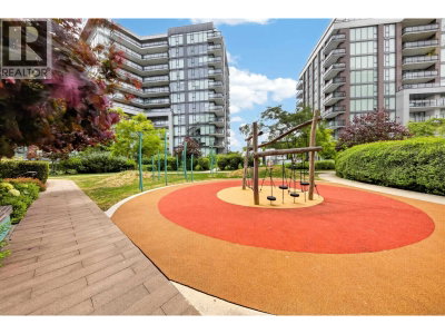 8160 MCMYN Way | Richmond British Columbia | Slide Image Six
