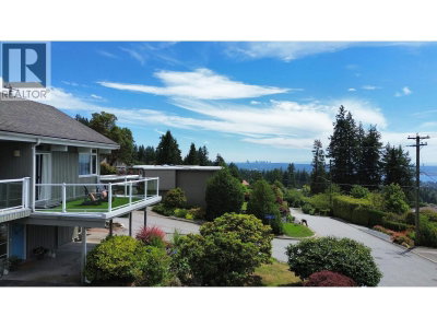 442 MONTERAY Avenue | North Vancouver British Columbia | Slide Image Thirty