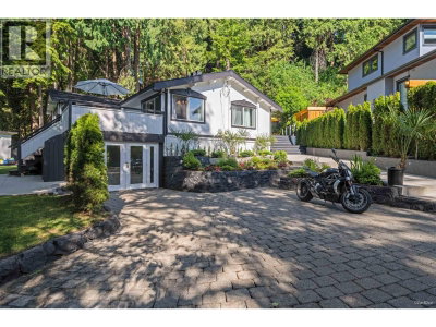 3870 EMERALD Drive | North Vancouver British Columbia | Slide Image One