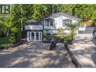 3870 EMERALD Drive | North Vancouver British Columbia | Slide Image Two