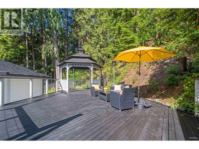 3870 EMERALD Drive | North Vancouver British Columbia | Slide Image Twenty