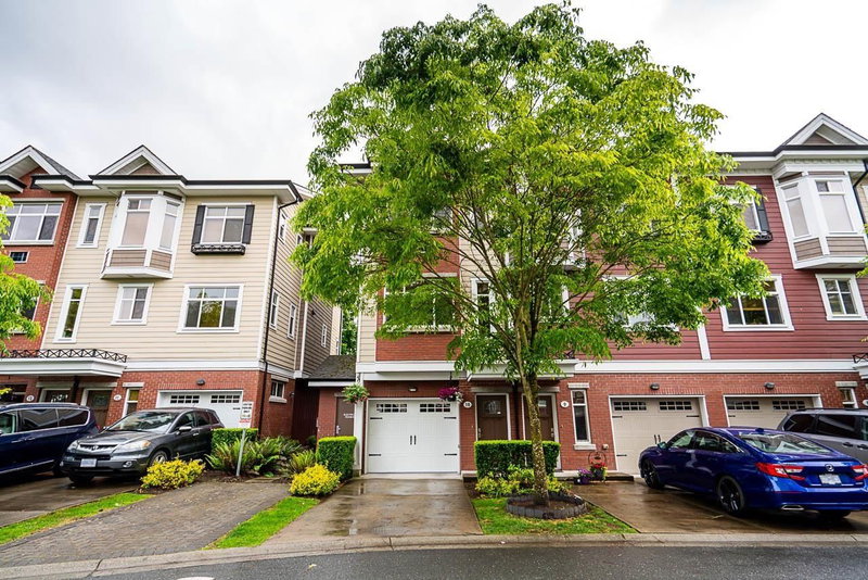 8068 207 Street Langley British Columbia, V2Y 0M9 - 3 Bedrooms Condo For Sale