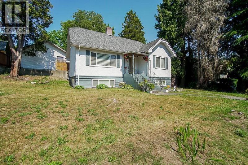 809 SANGSTER Place New Westminster British Columbia, V3L 4L7 - 3 Bedrooms Home For Sale