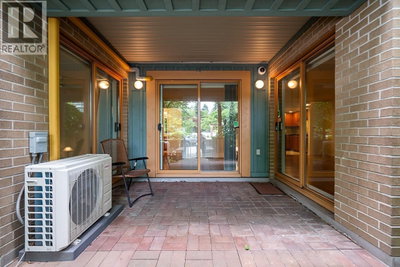 285 NEWPORT Drive | Port Moody British Columbia | Slide Image Seven