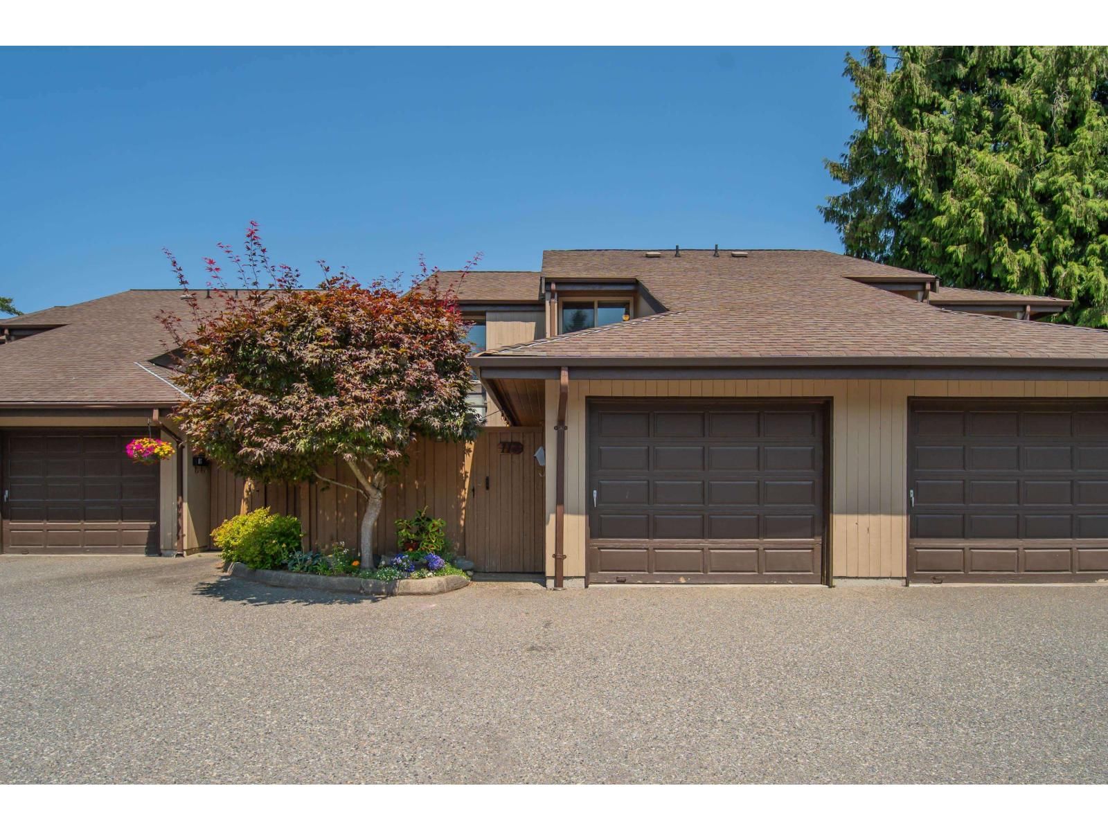 2533 MARCET Court, Abbotsford, British Columbia V3G 2E6