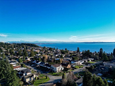 14204 NORTH BLUFF Road | White Rock British Columbia | Slide Image Four