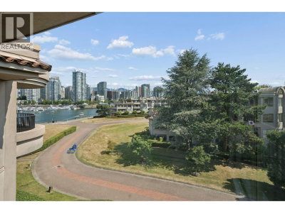 525 WHEELHOUSE Square | Vancouver British Columbia | Slide Image Twelve