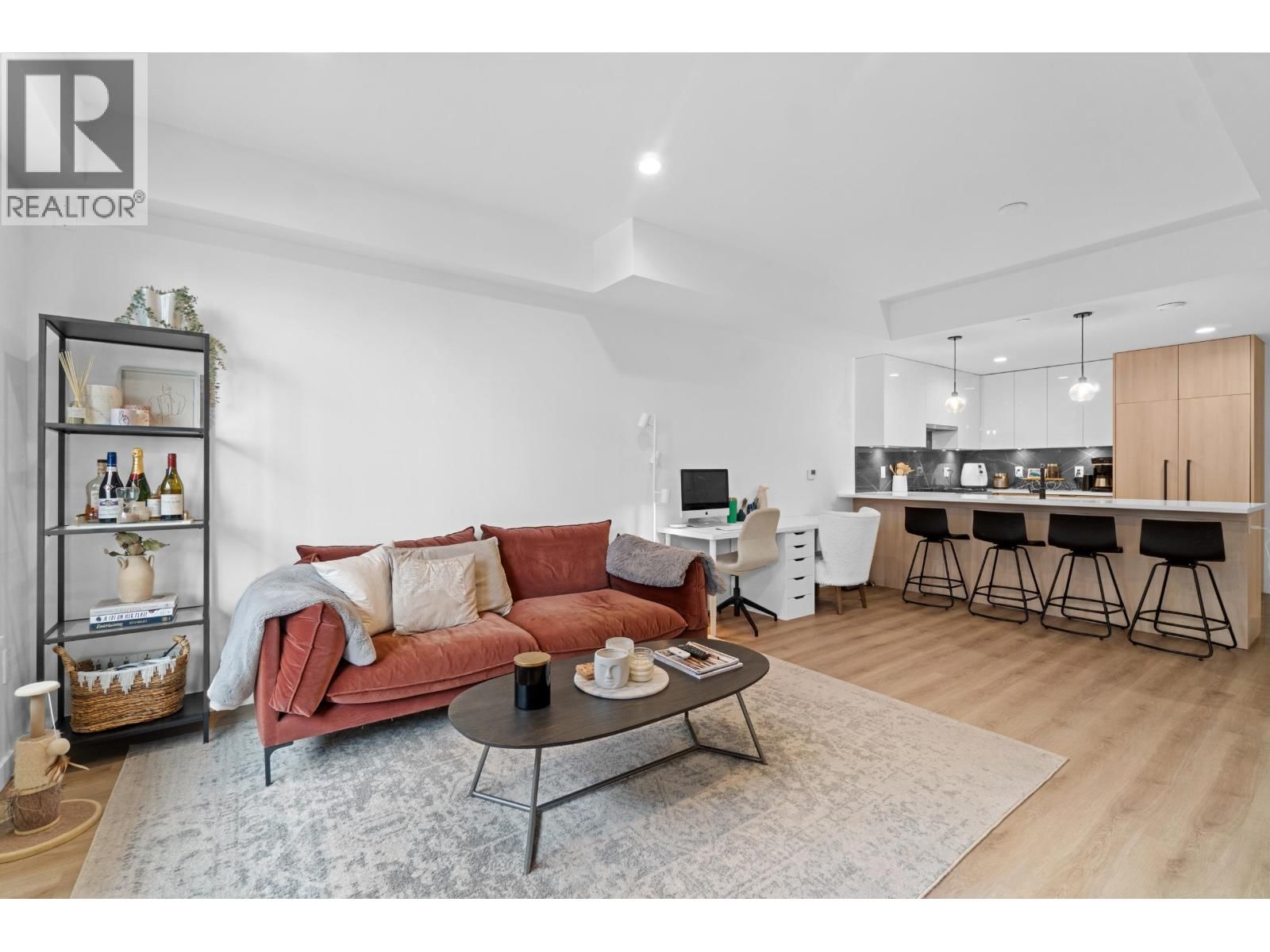 237 RIDGEWAY Avenue, North Vancouver, British Columbia V7L 0H6