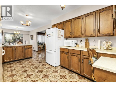 7615 LAWRENCE Drive | Burnaby British Columbia | Slide Image Thirteen