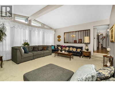 7615 LAWRENCE Drive | Burnaby British Columbia | Slide Image Six