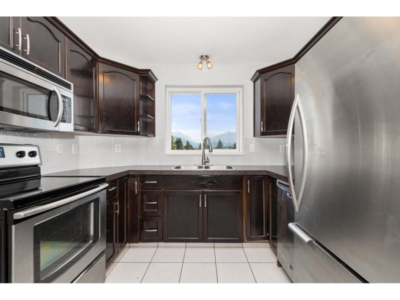 46777 YALE Road Chilliwack British Columbia, V2P 2S3 - 1 Bedroom Condo For Sale