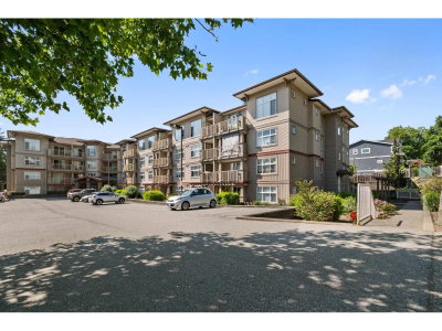 2515 PARK Drive | Abbotsford British Columbia | Slide Image Three