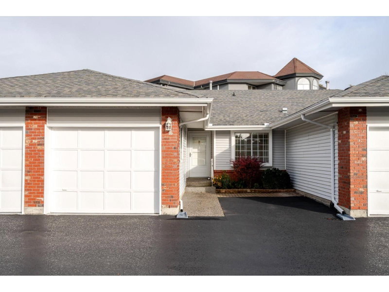 5365 205 Street Langley British Columbia, V3A 7V7 - 2 Bedrooms Condo For Sale