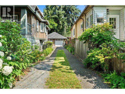 3027 7TH Avenue | Vancouver British Columbia | Slide Image Twenty-seven