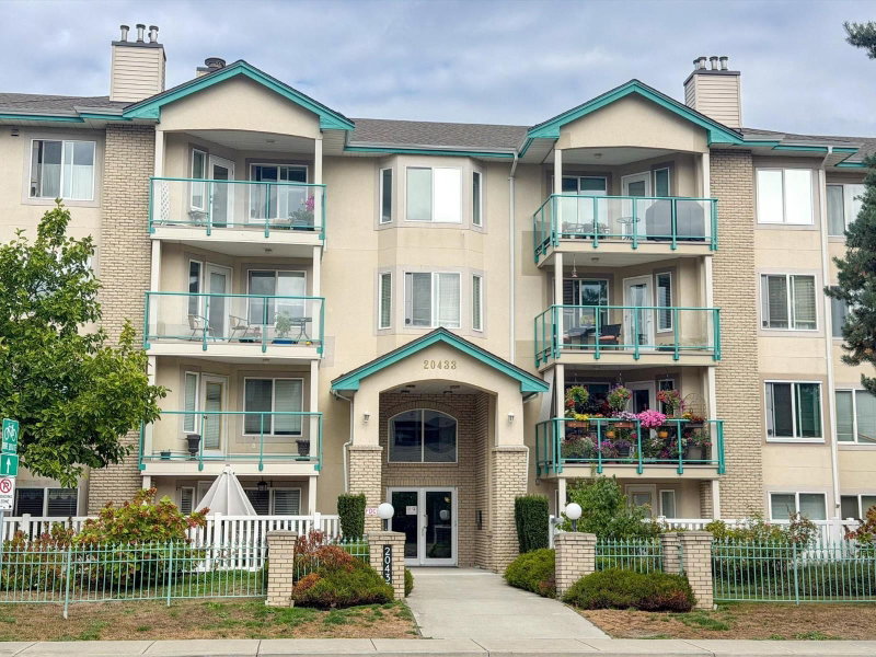 20433 53 Avenue Langley British Columbia, V3A 7A6 - 2 Bedrooms Condo For Sale