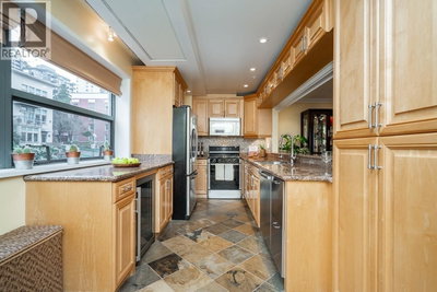 1233 BEACH Avenue | Vancouver British Columbia | Slide Image Thirteen