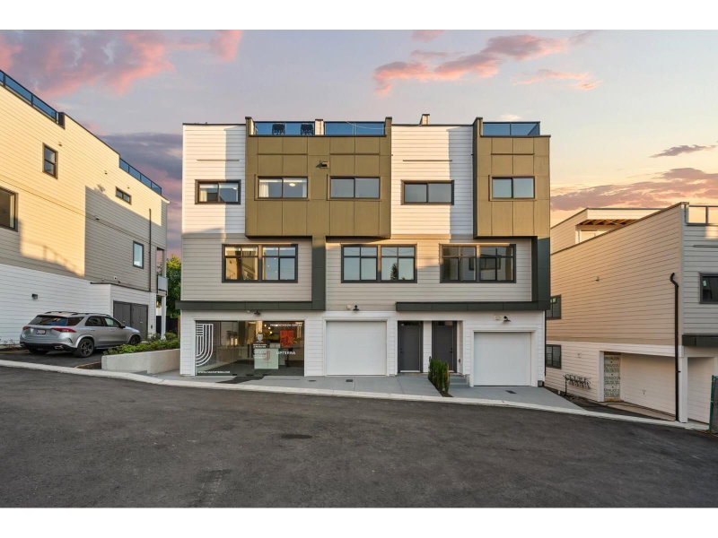 34588 MARSHALL Road Abbotsford British Columbia, V2S 3N3 - 3 Bedrooms Condo For Sale
